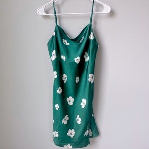 Never been worn!!! no longer fits but is so cute and perfect summer dress